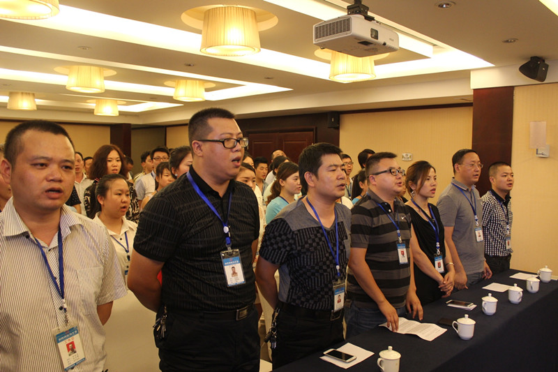 乘風破浪，再創輝煌——新思路裝飾召開七月工